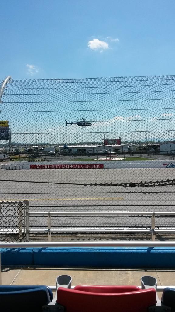 _Kyros18b_'s tweet photo. There goes the helicopter!  I love being at @TalladegaSuperS #DegaNation #GEICO500 http://t.co/LQdVOLYxet