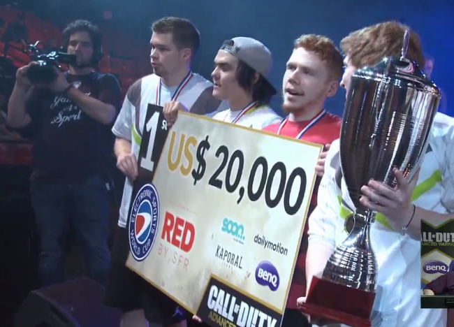 SubZy_HD's tweet photo. dat trophy http://t.co/VOrXBG9LVA