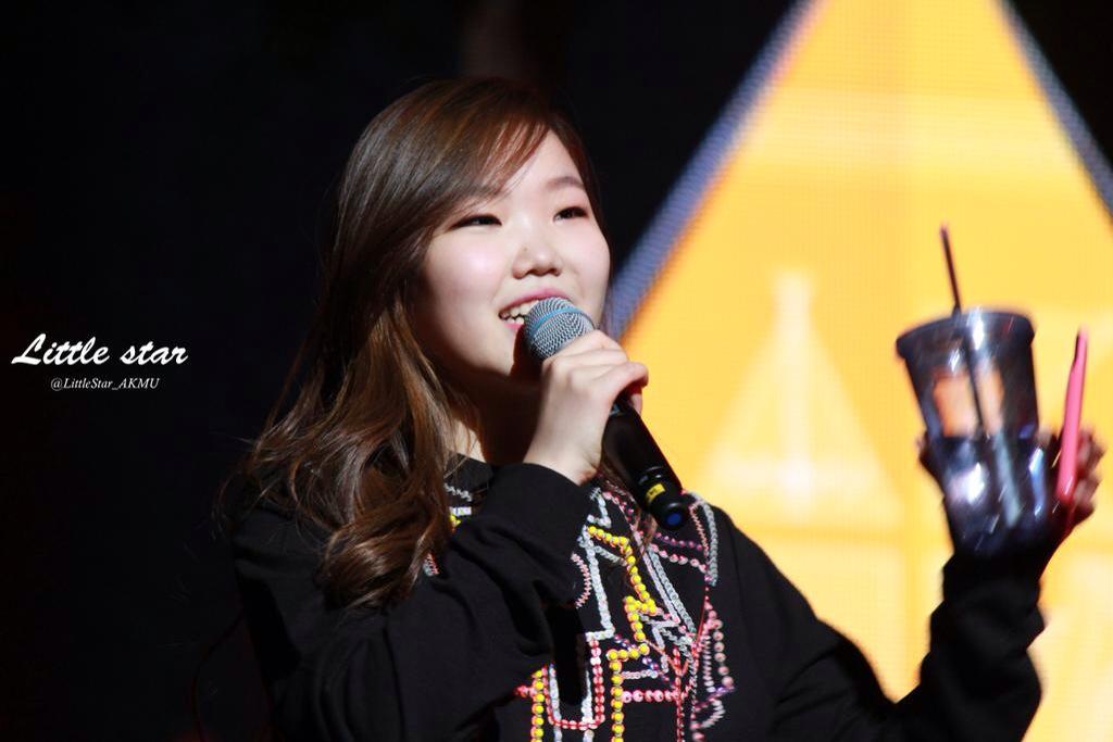 AkMu_TH's tweet photo. ซูฮยอนได้กล่าวไว้ "คนคนนึงจะดูมีชีวิตชีวาขึ้น ถ้าเธอมีความฝัน" ♥️ #SuhyunSweetDay ฝันดีค่ะทุกคน~ http://t.co/QXlez9rp0v
