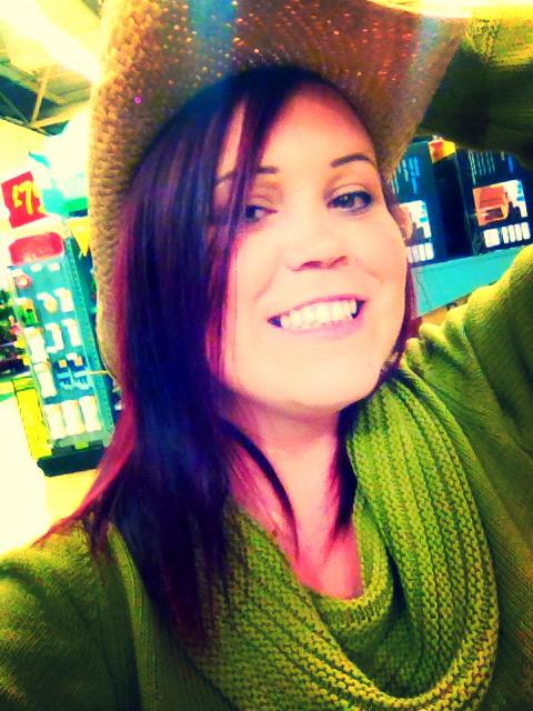 DonnaSharples3's tweet photo. Bit of wine and silliness over the bank holiday weekend. #wineoffire #sillyselfies #BankHoliday http://t.co/YKfPM0RYpZ