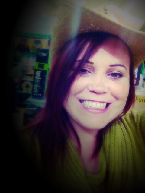 DonnaSharples3's tweet photo. Bit of wine and silliness over the bank holiday weekend. #wineoffire #sillyselfies #BankHoliday http://t.co/YKfPM0RYpZ