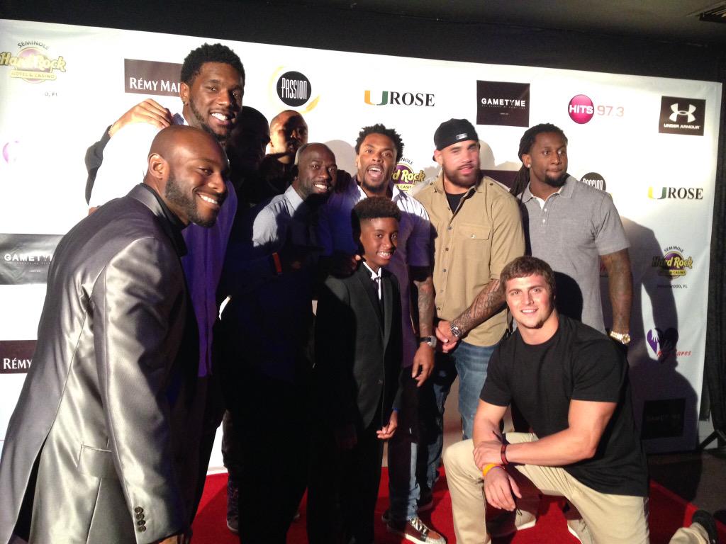 KQCares's tweet photo. Blessed to have been a part of an amazing event #ovcw15 #guvingback @oliviervernon50 @Kevin8Johnson5  @KimmyB973 http://t.co/t3UYeElUWo