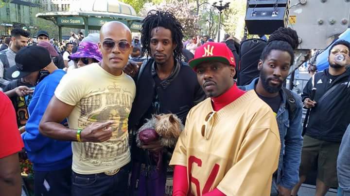 SirVenam's tweet photo. Just Another Day At Union Square....Having A Blast Is Not The Half It. #NaughtyShow. Period! #BlessUp http://t.co/DLx7T4sNkH