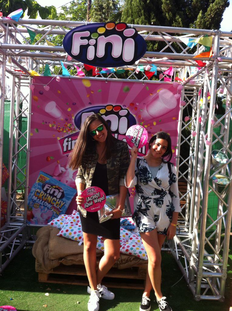 Fini_golosinas's tweet image. Eres tú el de la foto? RT! La foto con más RT tiene #ipad! #FINISOS #SOS48festival #sosfestival #ACHO