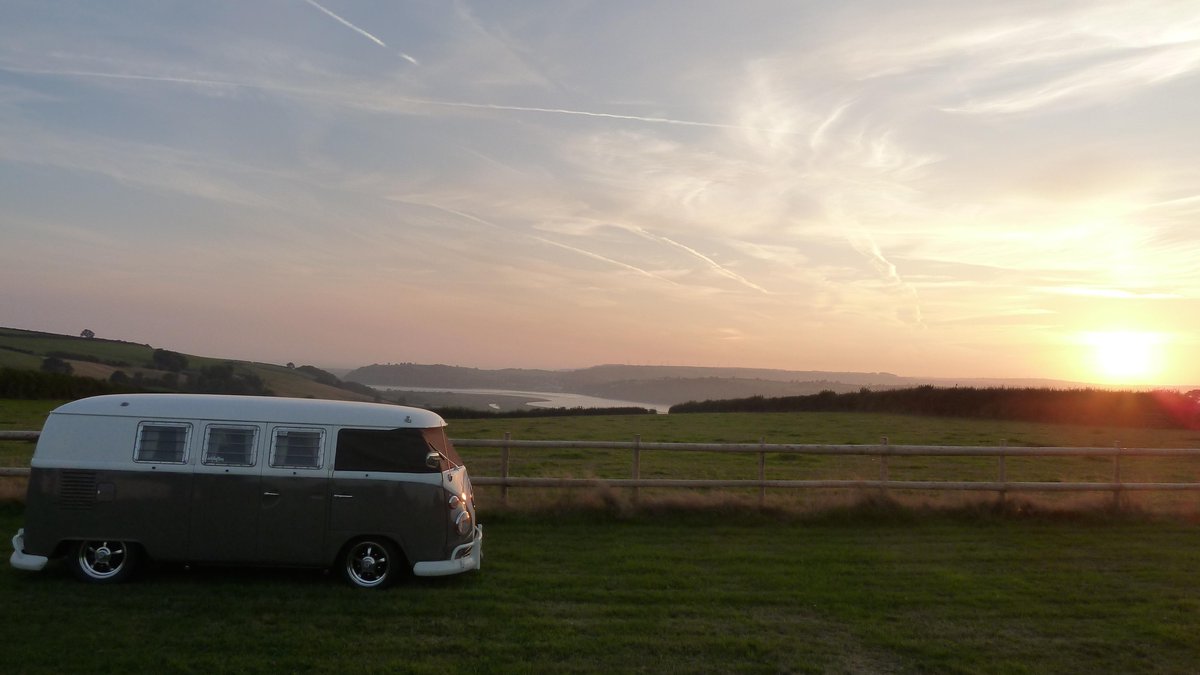CaruSleep's tweet photo. If your a member of the @thecaravanclub then join us nxt wkend for a #caravanrally.  Book via http://t.co/mbDz4EWItS. http://t.co/LmrXo7F4FV