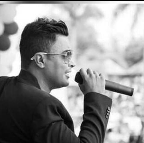 ____jnst's tweet photo. ♡Amo La Musica Alta En Mis Oidos, Pero En Especial La De El Rey Del Chupe♡ 🎶 😍👌 @JHONALEXCASTANO 🎧 http://t.co/KfDTnpqaKw