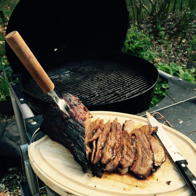 manmakefood's tweet photo. BBQ brisket done! Another quality beef cut from @GingerPigLtd #BankHoliday #london #meatopia #MMF http://t.co/YSvAStmzg1