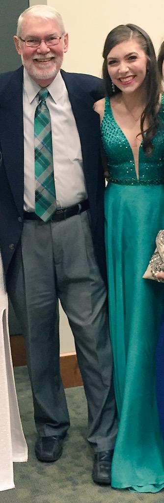 feefyfofana's tweet image. When ur fav teacher knows u didn't find a date so he shows up and matches u #froney