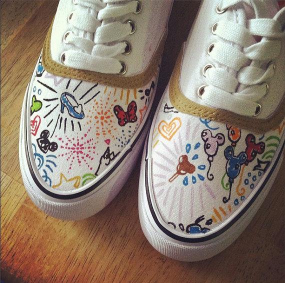 DisneyAdvntres's tweet photo. Who else loves this design? http://t.co/CvilkvrAmb