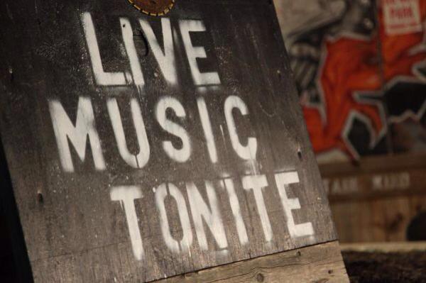 TheLoftLounge1's tweet photo. Bank Holiday Sunday is here and we are open as usual with live music from 9pm from Laney B! http://t.co/ceO5rmId2W