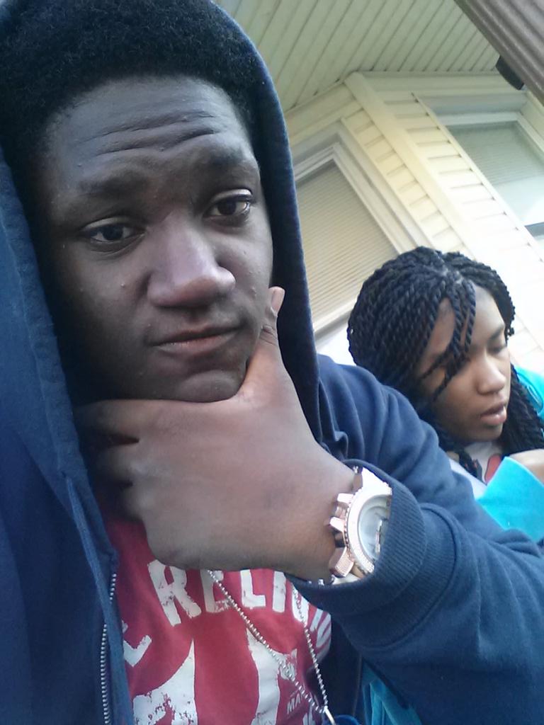 jbrit23's tweet photo. Was with him all yesterday 😘🙌👫💍💘🙊
But...... I  miss him 😫😭😭😔 @King__Davy http://t.co/U9CvG7JkJF