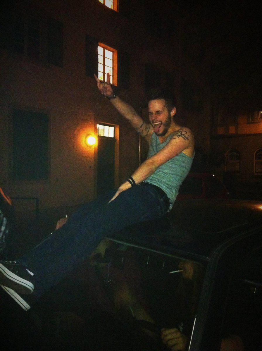 EnslavedMirror's tweet photo. Today is Michél’s 24th birthday!
Rock 'n' Roll! \m/ http://t.co/8ObBRKY3GD