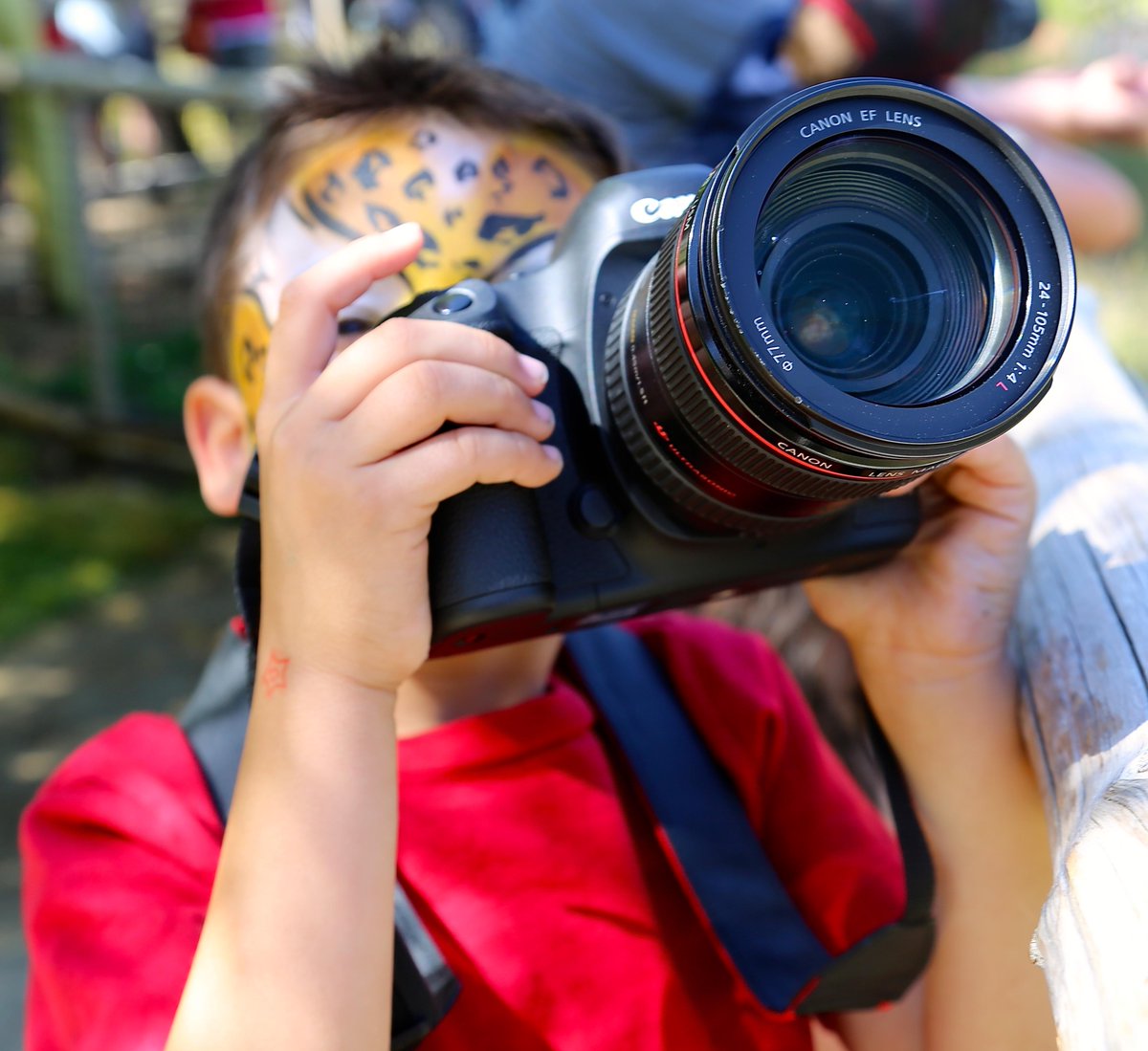 LifeofDadShow's tweet photo. Kid #photography in #carlsbad! Kids empowered! #TimeAwayTimeTogether #ResorTime #GPRgrandstay http://t.co/TXRYPCkctc