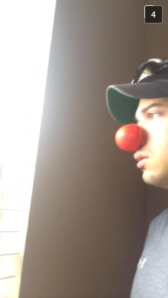 jeffmelomo's tweet photo. Hey everyone, meet my friend @DKMassaro5 he's a clown. http://t.co/8ETQ6ZnA9z