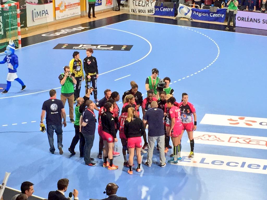 BeInAlex's tweet photo. #Handball : Les Panthères du @FleuryLoiretHB iront au FC Midtjylland Danemark avec 1 but d'avance (23-22)

#FinaleCWC http://t.co/V7TqPE1d5b