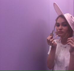 Social_couture_'s tweet photo. Lily Rose Depp🎌 http://t.co/W9fszyEoE5