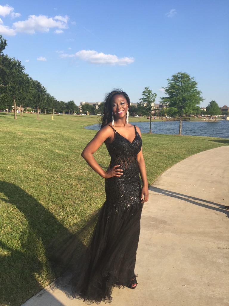 SierraThisBeat's tweet photo. Black On Black π #prom2k15 #prompics015 @PromPics015 http://t.co/LRpy9laalz