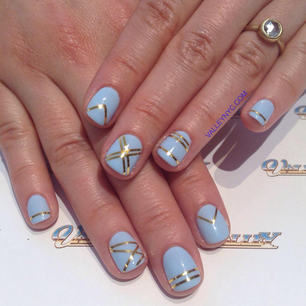 #valleynails #valleynyc #valley #valley30 #valleynolita #nailart #notd #metallicstriping #gold