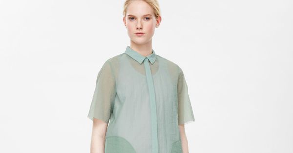 Refinery29's tweet image. 15 awesome buys to start the month off right! 👜 👗👛  r29.co/1zpZ1On