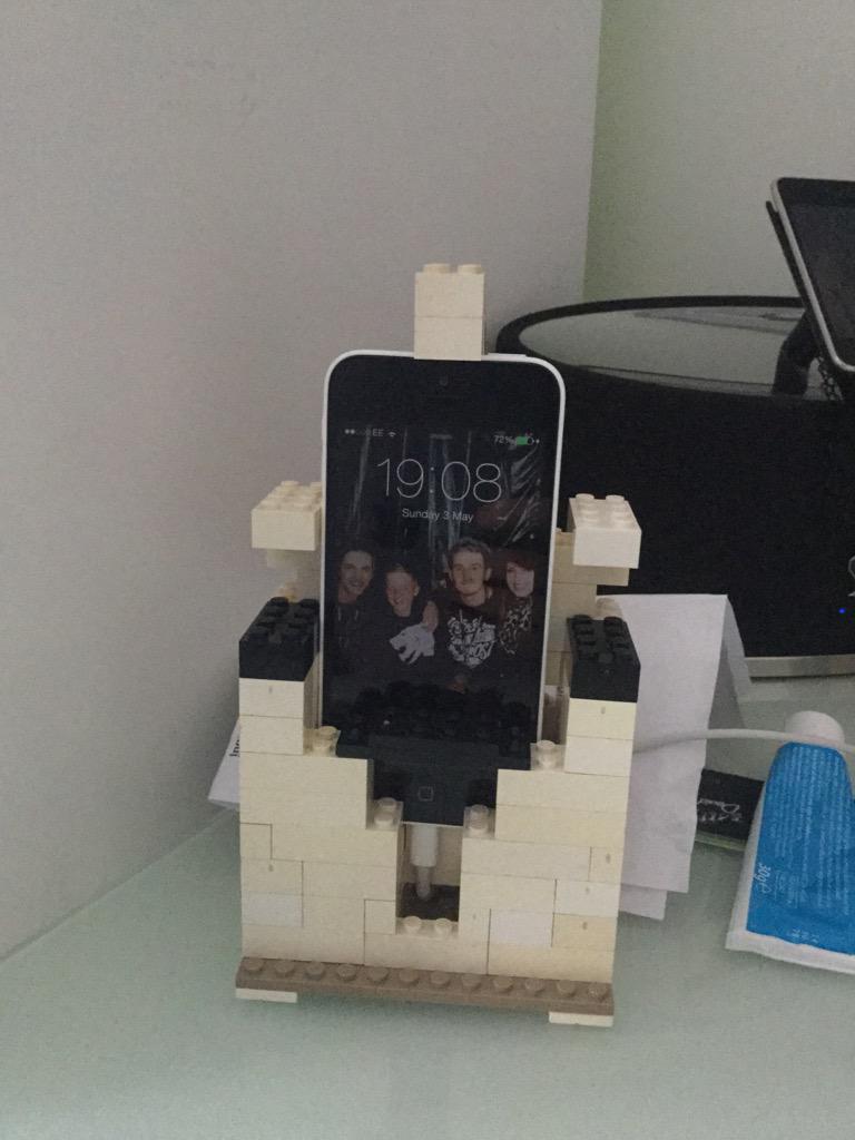 JoshMarriner42's tweet photo. Tom make this w all the Lego u got from the amazing light house hehehe :) @ProSyndicate http://t.co/7uGipU0G8z