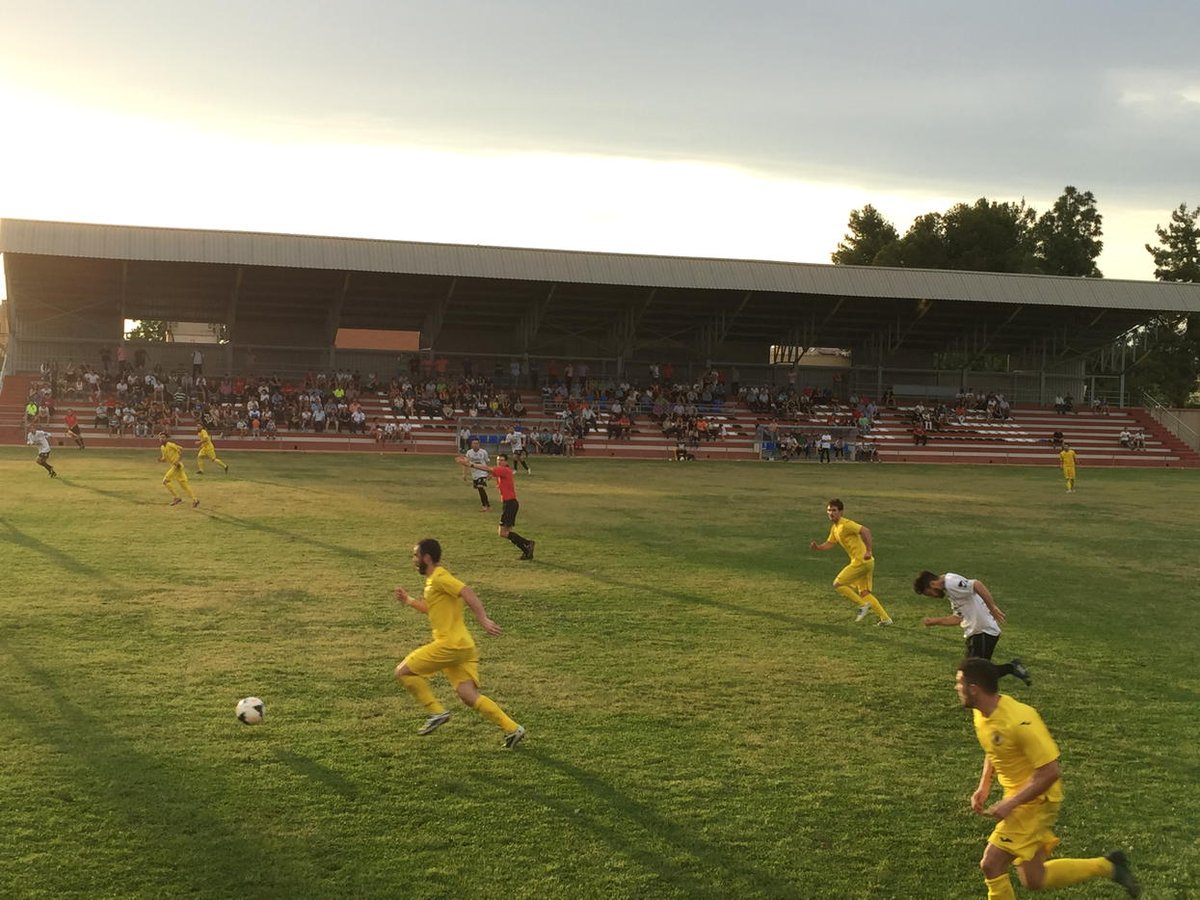 ELDAINDUSTRIALC's tweet photo. Seguimos luchando, no pararemos hasta el final. Seguimos 1-2. Estamos en preferente. Que nadie toque nada. http://t.co/2F3RYacup6