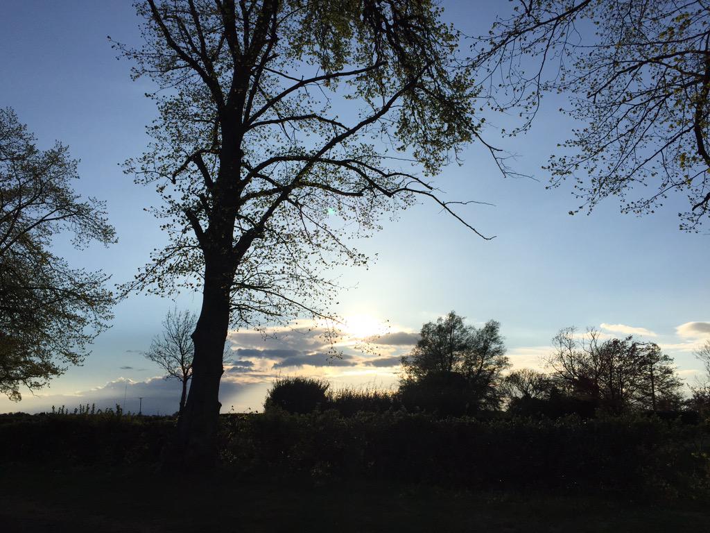 A beautiful end to a Truly Marvellous day! <a href="/TrulyMarvWed/">Truly Marv Weddings</a> @ELWeddings <a href="/HallKenton/">Kenton Hall Estate</a> @DreamwaveEvents