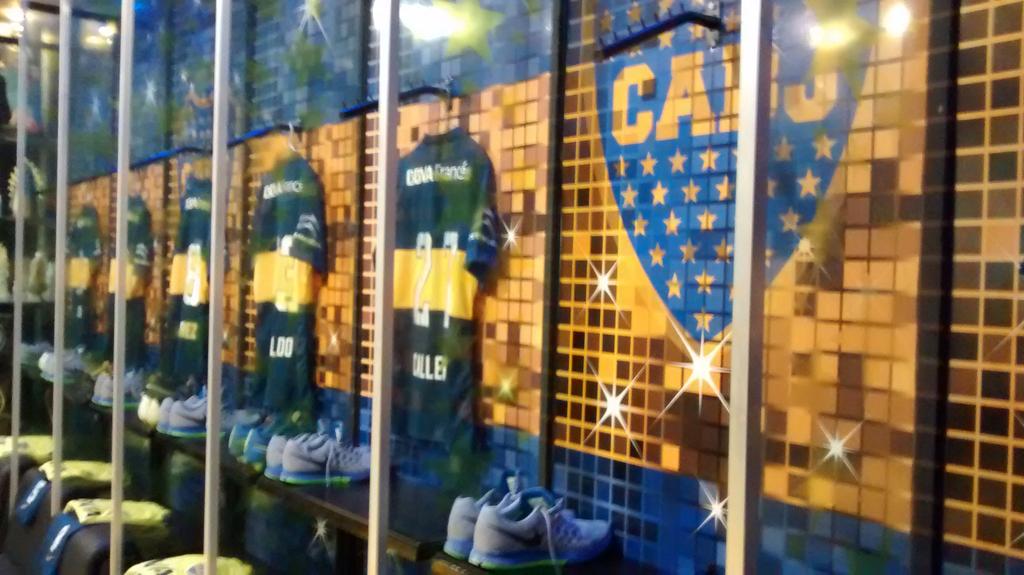 BocaJrsOficial's tweet photo. #Superclásico El vestuario ya está listo para recibir a #Boca. http://t.co/TTuEeEaaqx