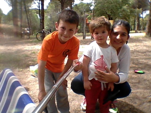 josegorgono's tweet photo. Celebrando el dia de la madre en el pinar… buen dia con @SBonao http://t.co/HVviUokFrl