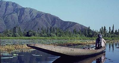 directoryrwanda's tweet photo. Kashmir was once called Heaven on Earth, and once of the most beautiful places in the world.  http://t.co/GPsmtWKiYe http://t.co/f0PfRZOC2r