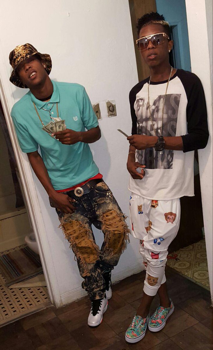 Dasmainnoel's tweet photo. Go follow us on Instagram @guccy nd me @DasmainYboiiiiiii http://t.co/9yFoczUFlz