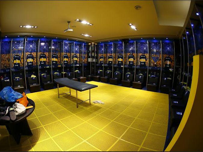 BocaJrsOficial's tweet photo. #Superclásico Vestuario listo para recibir al equipo del Vasco Arruabarrena. Se viene, se viene... http://t.co/wdHEwNsaV3