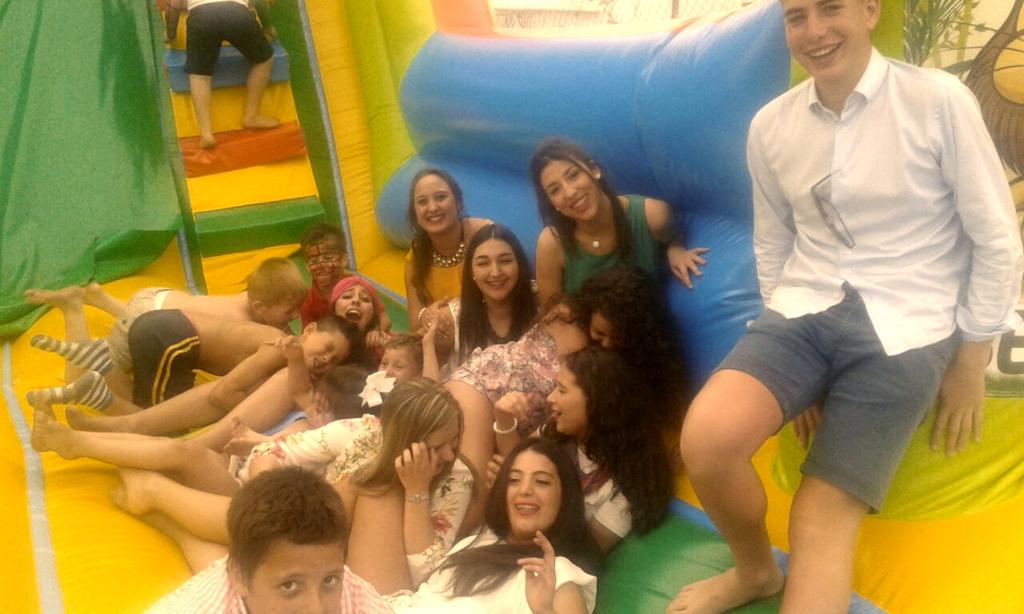 AnaWhite245's tweet photo. Familia <3 http://t.co/S79XVMCLQI