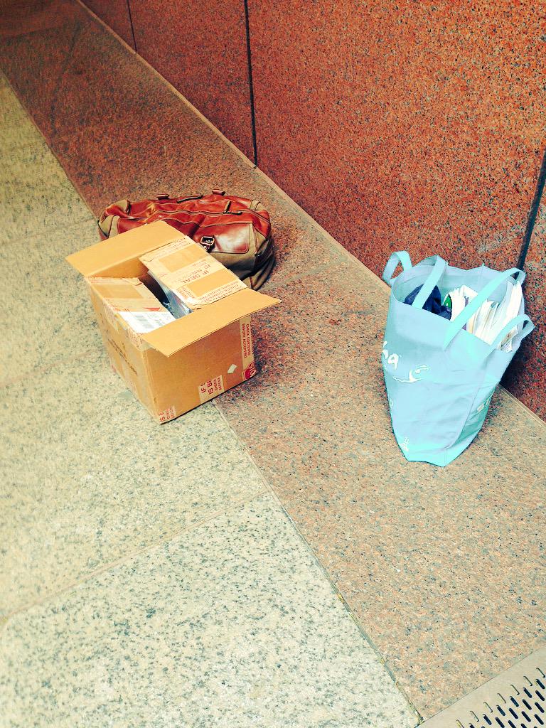 GregGoess's tweet image. Just casually used a buildings entry way as my office for 20 minutes. It&apos;s fine. #PutTogether #MadeItWork