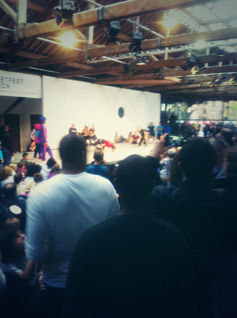 jahmale91's tweet photo. Ave ittt
#Streetfest15
Is all #good
#adidas
#redbull
Salute &amp;a round of applause
#graffiti
#dance clash
#hiphop http://t.co/mCFou0RhBr