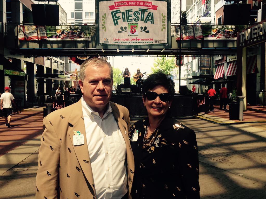 DerbyEventGuy's tweet photo. Join us for Fiesta today @4thstlive for Cinco de Mayo. The last event of @KyDerbyFestival @louisvillemayor #KDF2015 http://t.co/z5Km2nzuQZ
