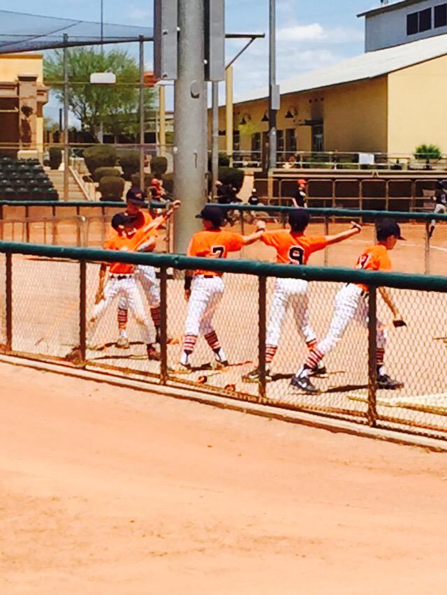 dunner73's tweet photo. @jaegersports team is loving the bands! #armcare #feedit http://t.co/ybWNntGzUe