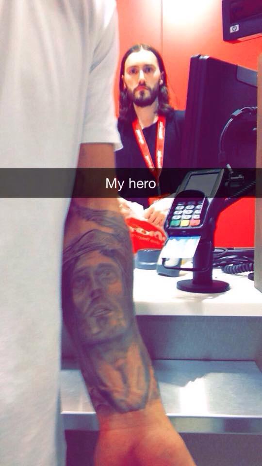 shit_tats's tweet photo. Whoever sent this snapchat is my hero! http://t.co/robib7SyIM