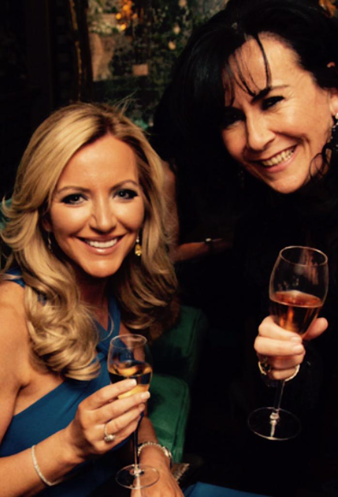 MichelleMone's tweet photo. A tiny little glass, I managed 3 months with no booze. Stop again tomorrow in order to achieve that bikini body http://t.co/cFss9IGIor