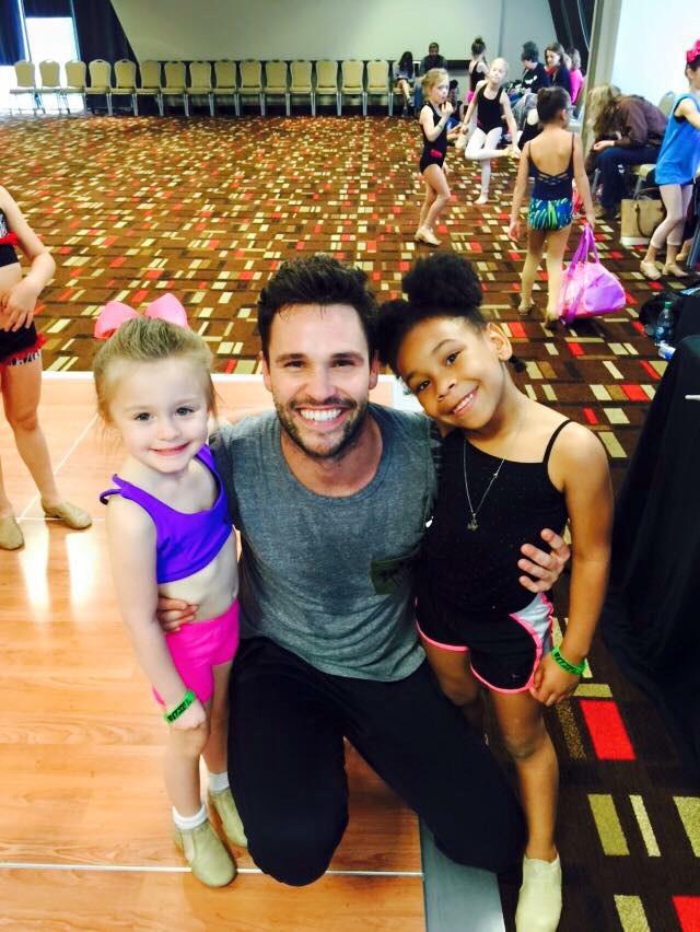 Performancedc's tweet photo. Favorite teacher!!! Emerson and Alayna #jumpdance @performancedcga http://t.co/myKCx12YmM