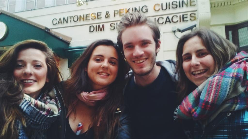 MarLazcano93's tweet photo. Brofisst! 😎😎😎 @pewdiepie @garacarbon  @angelitagutii http://t.co/g4ZKQ8isaS