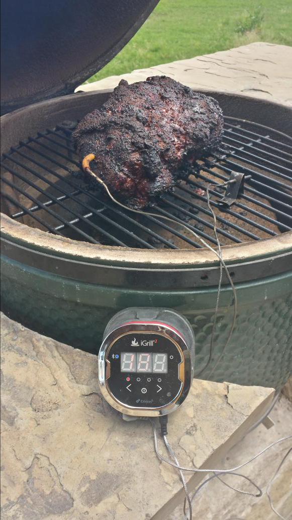 cuda_alex's tweet photo. @iGrill some pork butt on the #BigGreenEgg @burntends_BBQ http://t.co/OXoj2PFipL