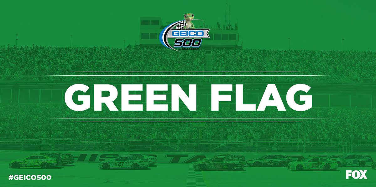 NASCAR's tweet photo. Green green green!

Dale Jr. and Gordon leading the way with 70 to go at @TalladegaSuperS.

📺: FOX
#GEICO500 http://t.co/PKtU4QMfKY