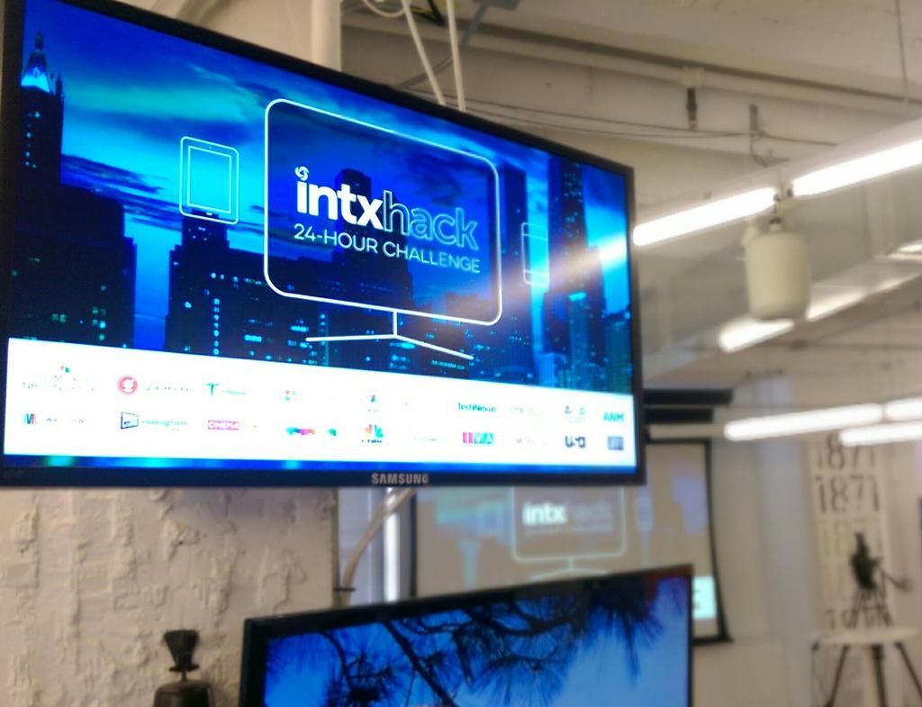 ChicagoCDO's tweet photo. Ready to see the ideas from #INTXHACK teams at @1871Chicago. Finalists will present on Wednesday at #INTX conference http://t.co/QzxFtwYdlu