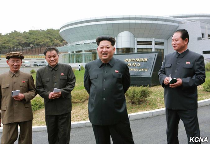 النشاطات العسكريه للزعيم الكوري الشمالي كيم جونغ اون .......متجدد  - صفحة 2 CEGyCs7WEAEZZM6