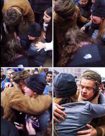 _irwinarry_'s tweet image. HOW COULD THEY SHADE THE KINDEST HUMAN BEING EVER LIKE SERIOUSLY
#NORESPECTFORLITTLEMIX 
#HarryDefenseSquad