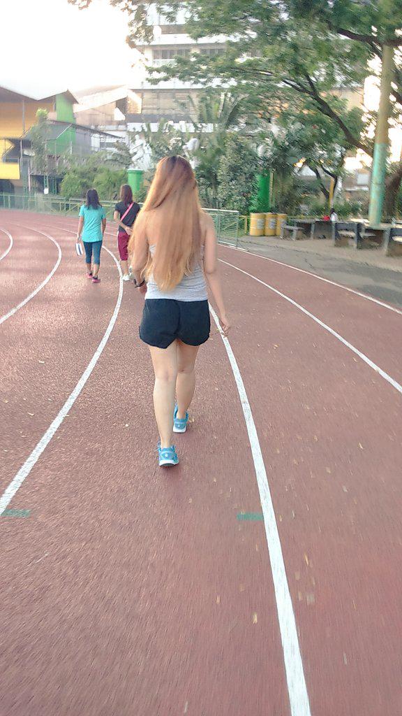 mariellealyssa's tweet photo. Mayweather time ⌚ -#running Morning! 😝😀😄 http://t.co/7EUyUAkFkq