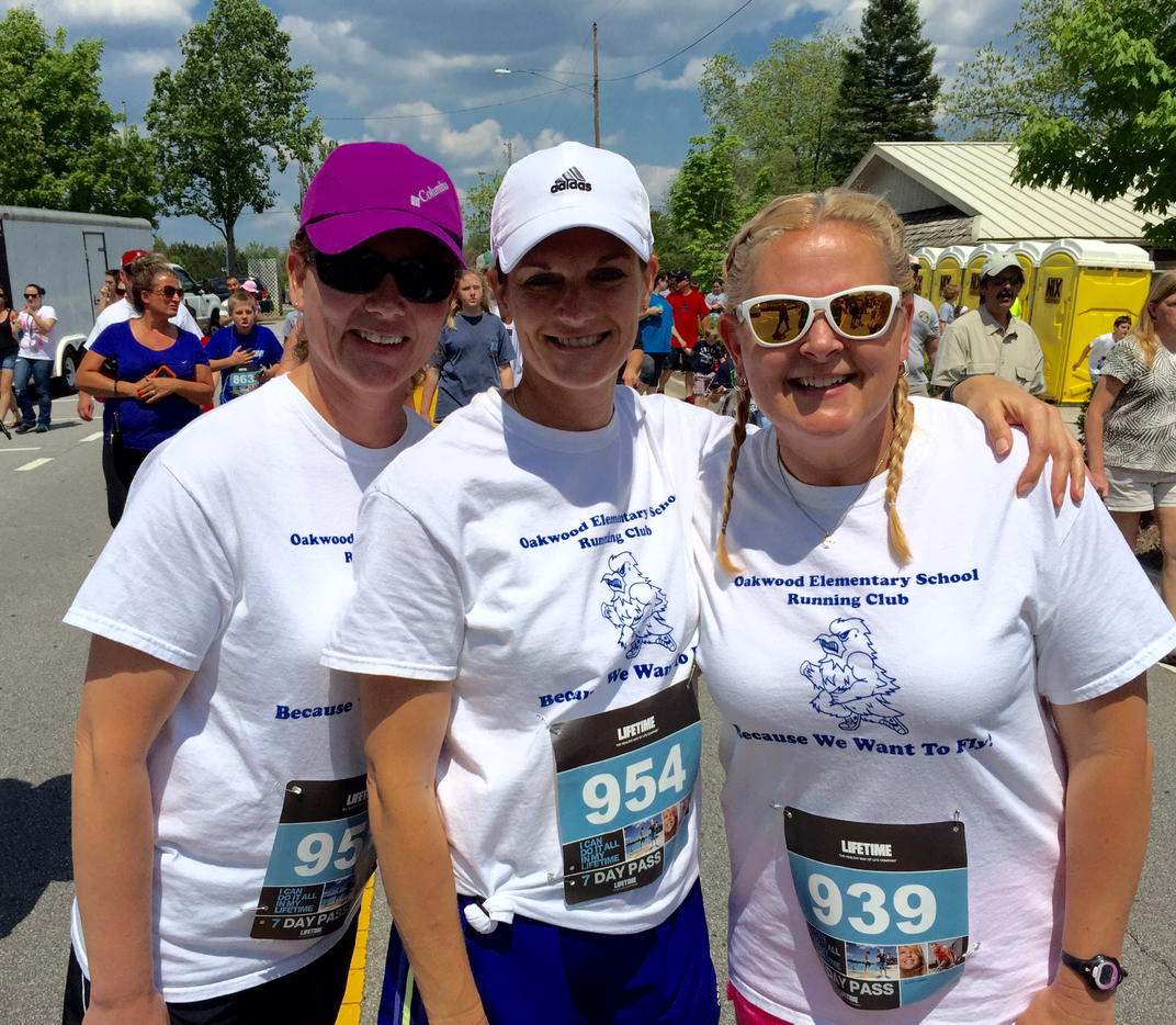 arellenburg's tweet photo. Love these ladies! http://t.co/EiWL5wSg70