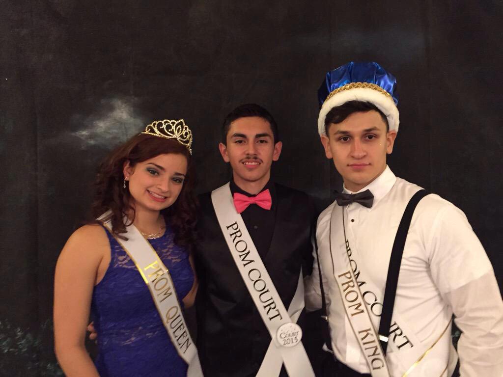 BSlay2k16's tweet photo. @WhoreHey_10 "Two most humble people I've ever met #PromKing #PromQueen 👑 " #BloomSlay2k15 #promqueen2015 #PromKing http://t.co/XdC9XVljd7