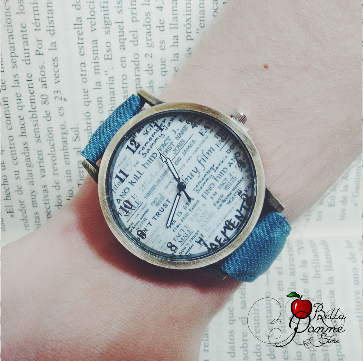 BellaPommeStore's tweet photo. Reloj Periódico Azul 
Valor: $35.000
WhatsApp: 314 209 4221 http://t.co/bKF3MaQrpT