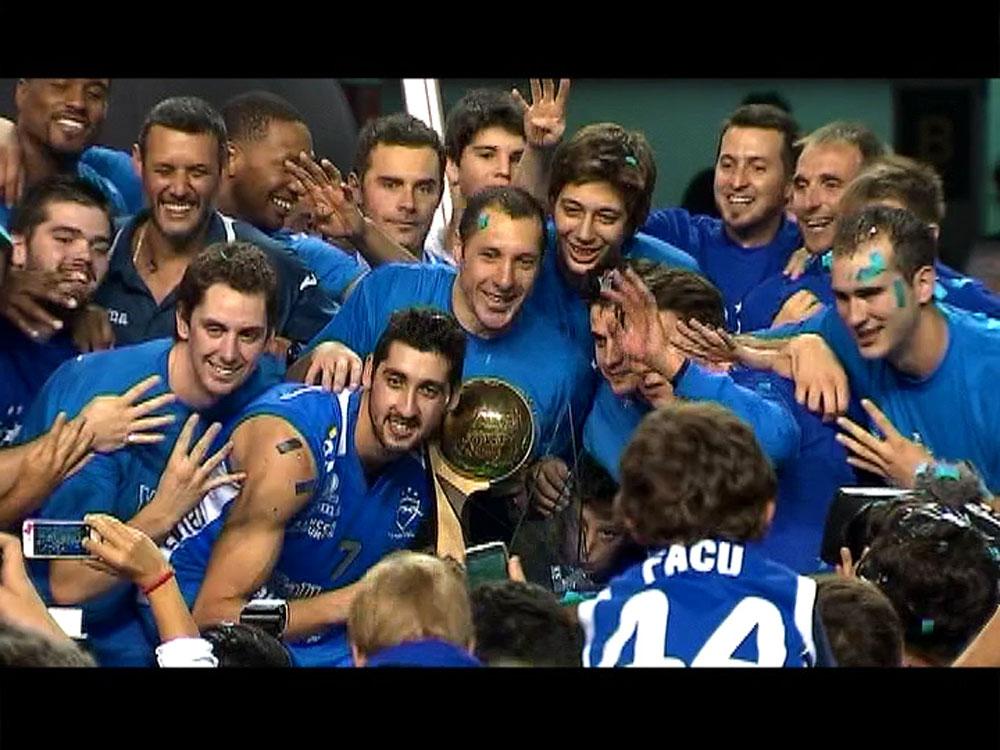 675basquet's tweet photo. Disfrutá todo el color de la consagración de Malvín como campeón de la Liga Uruguaya
VIDEO https://t.co/GirRuDebiW http://t.co/5ii0JCXI5s